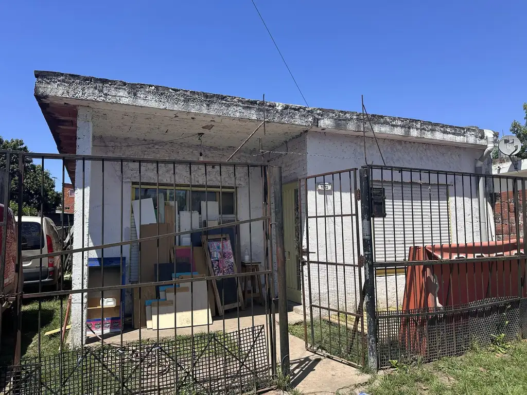 Casa en  TALAR, 3 ambiente, totalmente a REFACCIONAR