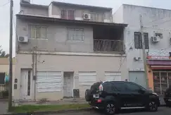 3 CASAS DE 3 AMBIENTES C/U EN BLOCK, A 1 CUADRA DE LA ESTACION.