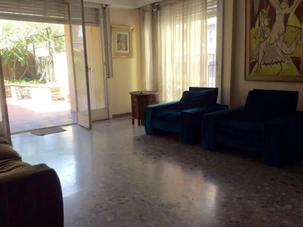 Departamento 4 Ambientes Al Frente En Venta, Buen Estado Y A