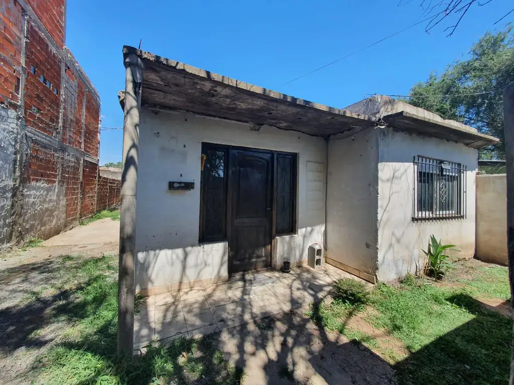 Casa 3 Ambientes En Venta - La Reja, Moreno