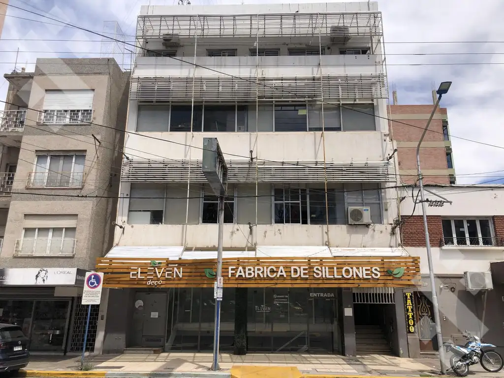 VENTA EDIFICIO DE OFICINAS Y LOCALES COMERCIALES