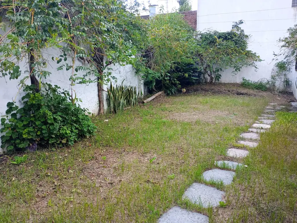 PH 3 ambientes con gran jardín y garaje