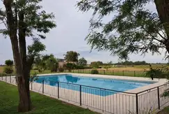 Áreas comunes piscina, gimnasio, club-house en El Espinillo Golf en acceso a Carlos Keen S/N  en Lujan, Buenos Aires