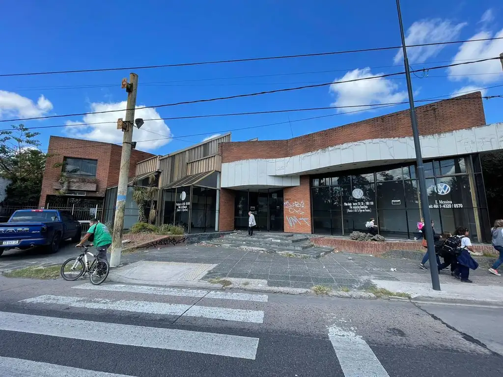 Local Comercial de Losa 413 m² S/ Avenida - Ex Concecionaria - Ituzaingó