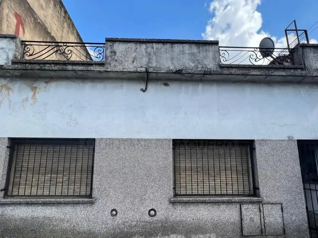 venta de casa de 5 ambientes en Pompeya