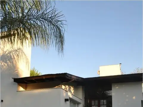 Casa en Venta - 3 dormitorios - USD 440.000