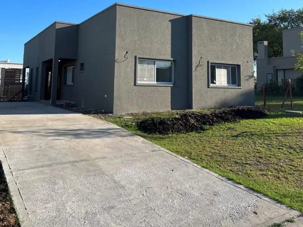 Casa en Venta en Barrio Santa Elena, Pilar Del Este