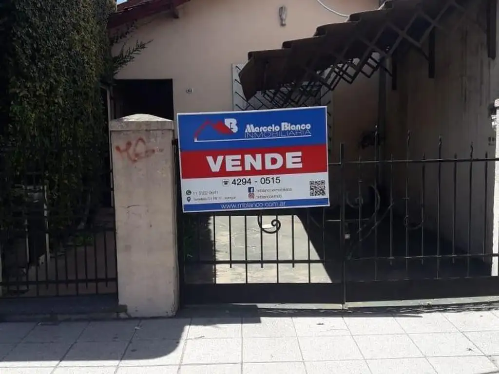 PROPIEDAD EN VENTA SOBRE AV. EVA PERON   LOTE DE 8,66 X 54