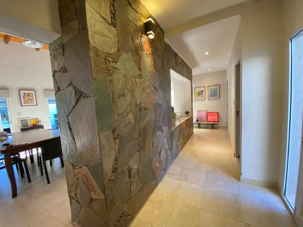 Venta Casa 9 años 3 dormitorios, 230m2, Los Cedros 2100, Rafaela