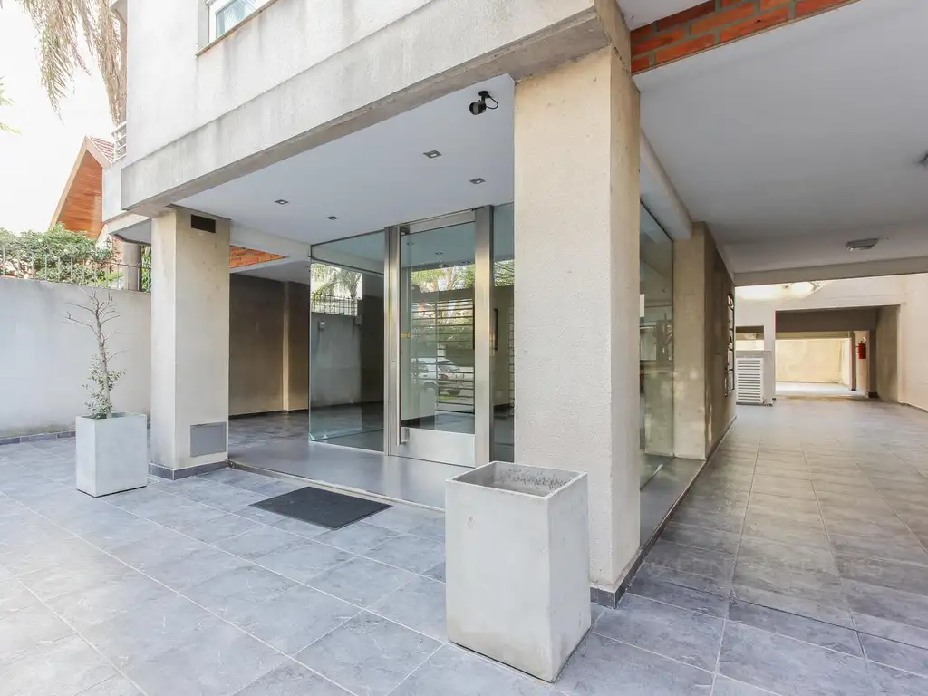 Venta Departamento 4 Ambientes con Cochera en Moron Sur