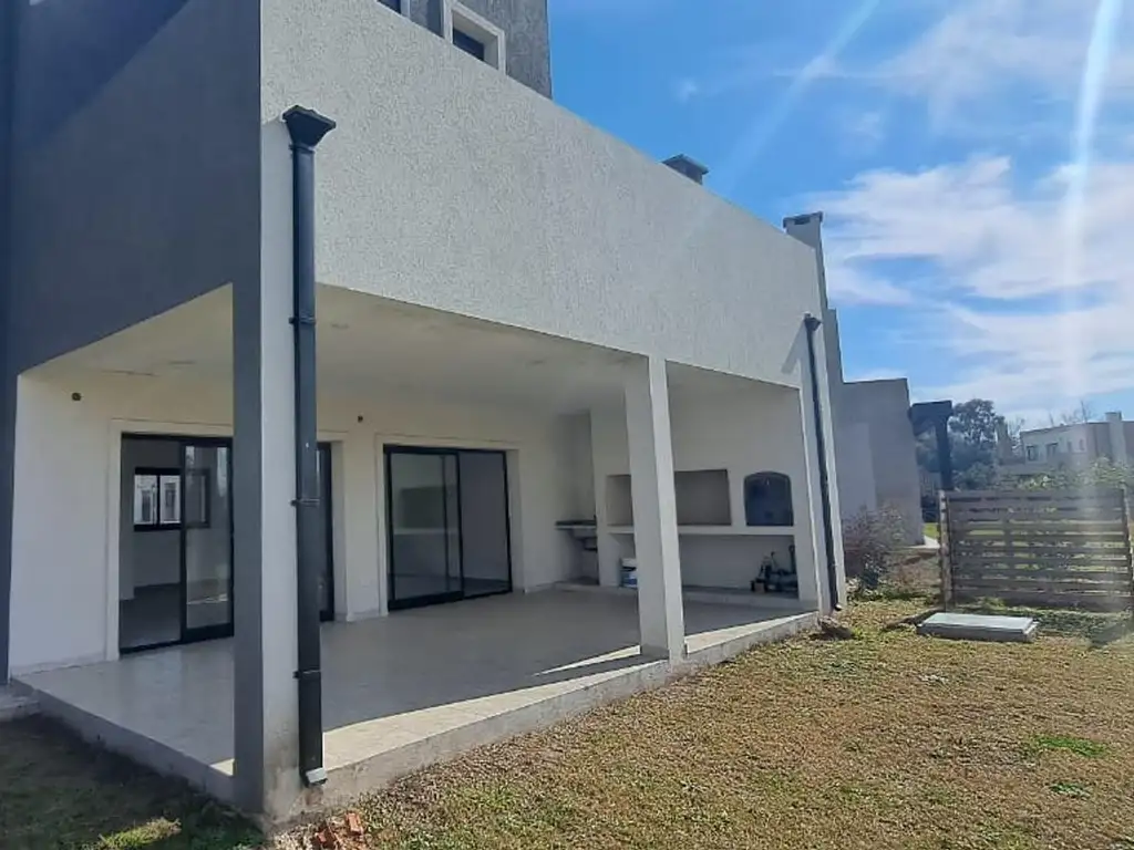 Venta Casa 5 ambientes Barrio San Pablo