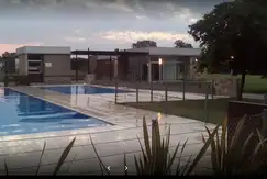 Áreas comunes piscina, club-house en Los Naranjos en G.B.A. Zona Sur