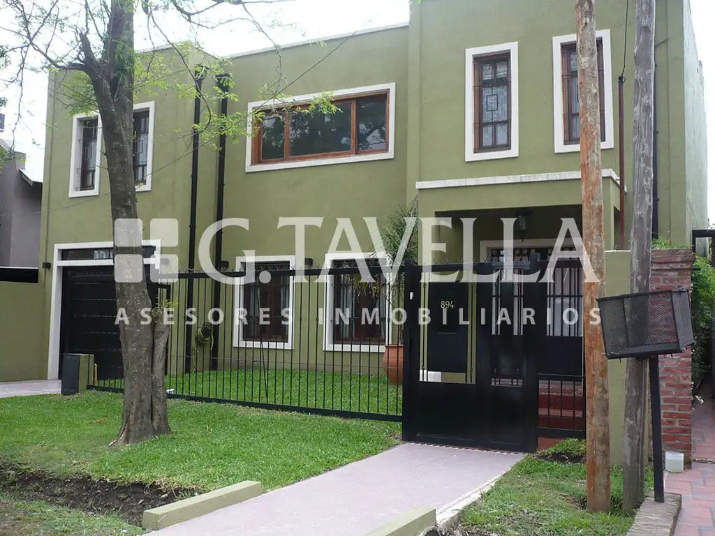 Casa con 4 Amb. en Parque Leloir, Ituzaingo