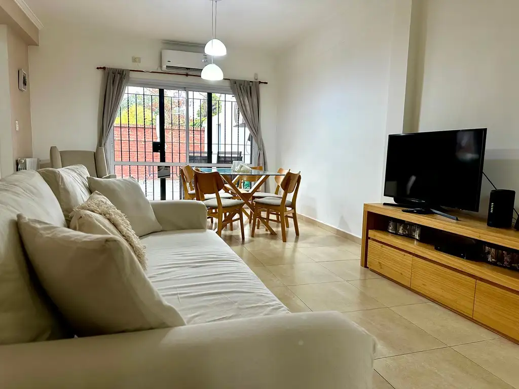 CASA DUPLEX EN VENTA EN ADROGUE