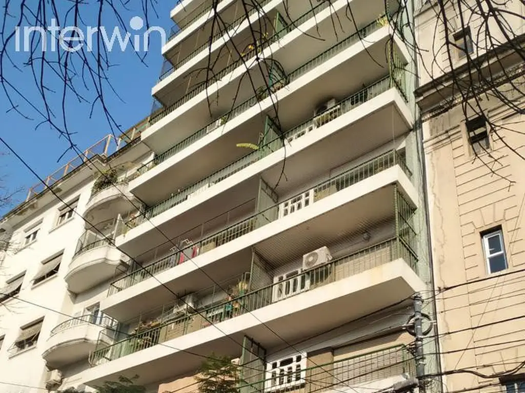 Departamento de 4 amb con depend. y balcón terraza - Venta - Constitución