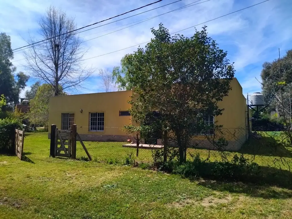 Casa quinta en venta de 4 ambientes en el Remanso