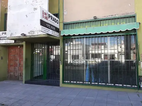 Local con Vivienda y Galpón. A refaccionar.