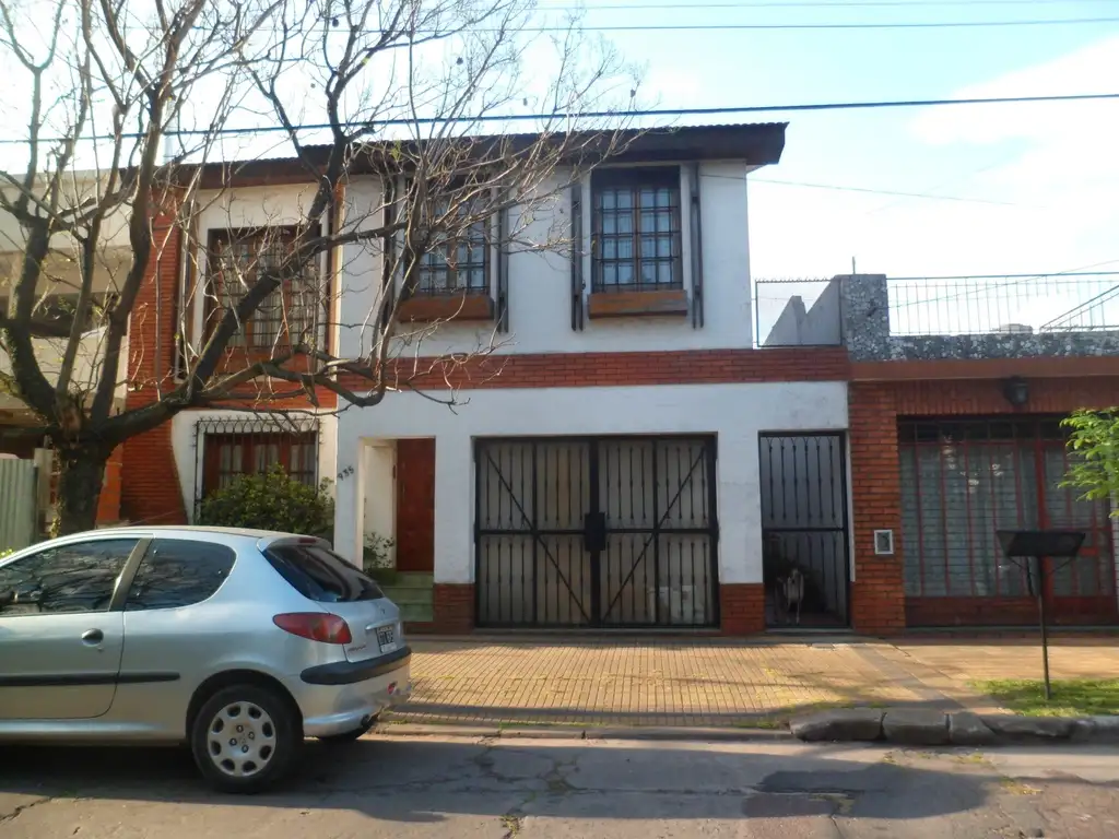 HAEDO NORTE - CASA 5 AMBIENTES