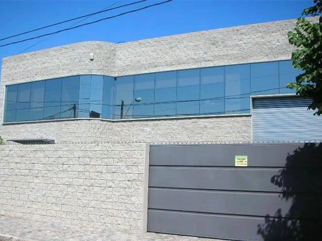 GALPON INDUSTRIAL A LA VENTA - CASTELAR