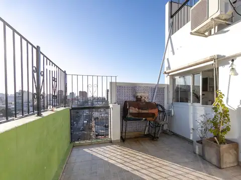 TRIPLEX Renovado 4 Amb +Dep 100%Luz TERRAZA Boedo