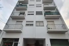 Oportunidad !!!  Olivos, La  Lucila -Departamento 3 ambientes con cochera  -  Bajas expensas -