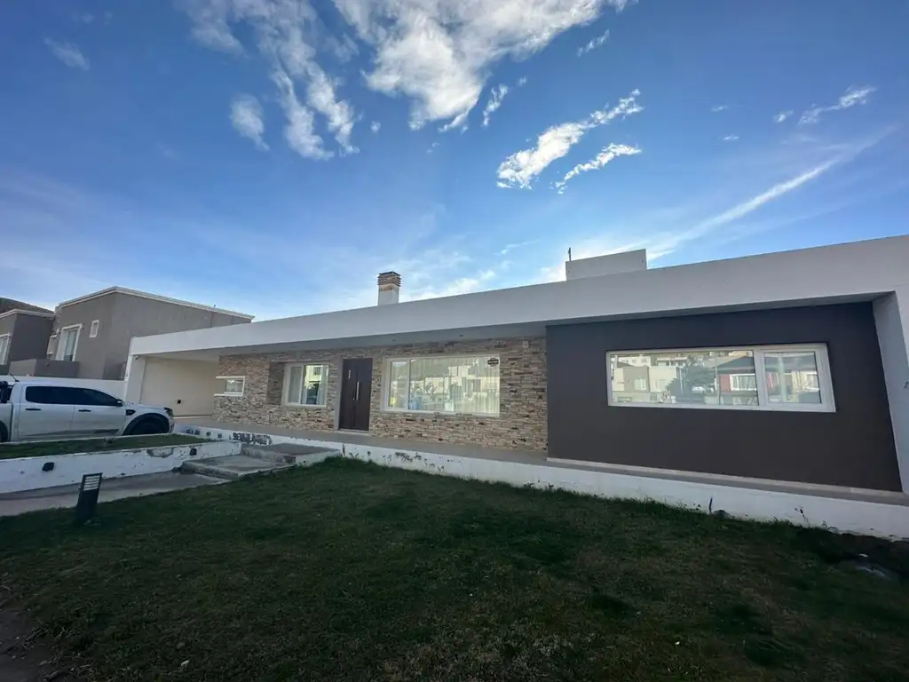 SE VENDE CASA NIVEL GERENCIAL ALTOS DE LA VILLA