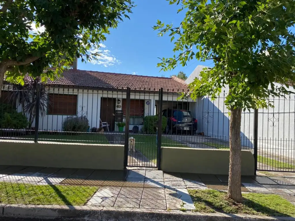 Vendo casa 112 m2 con terreno 400 m2 - Calquin 100 - Neuquen