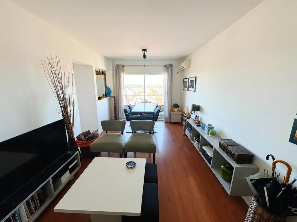 Departamento en  venta con cochera cubierta propia