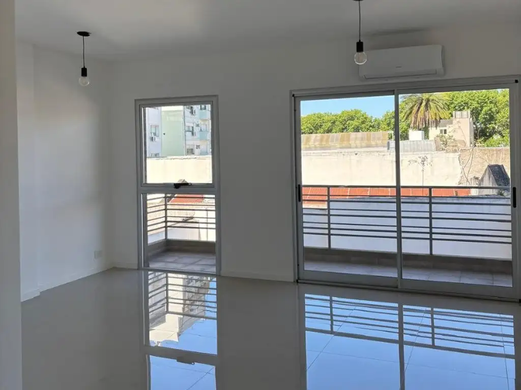 Monoambiente Divisible Balcón Castro Barros 1500 Usd.73.000. - a Estrenar!