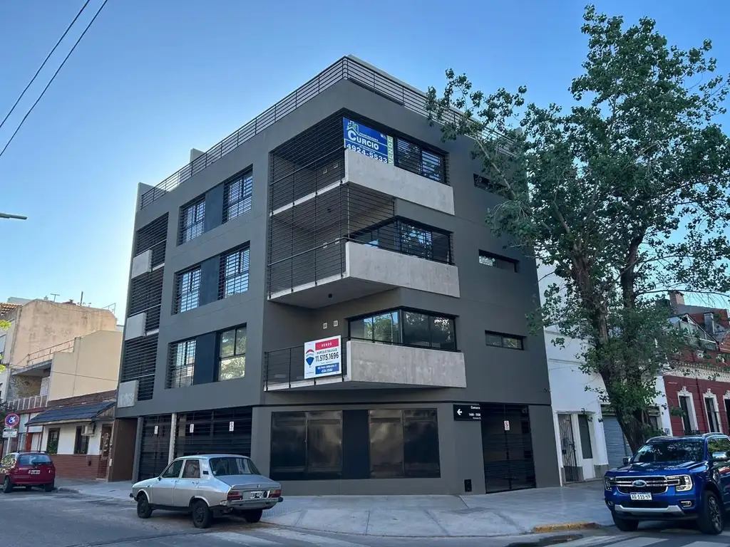 2 amb en SUITE c/ balcón y cochera privada - Parque Chas