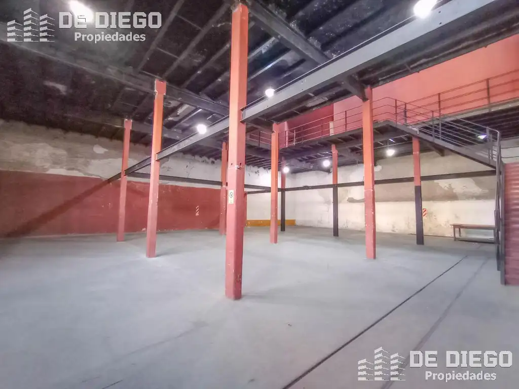 Depósito y de oficinas 1696 m2 en VENTA– Balvanera