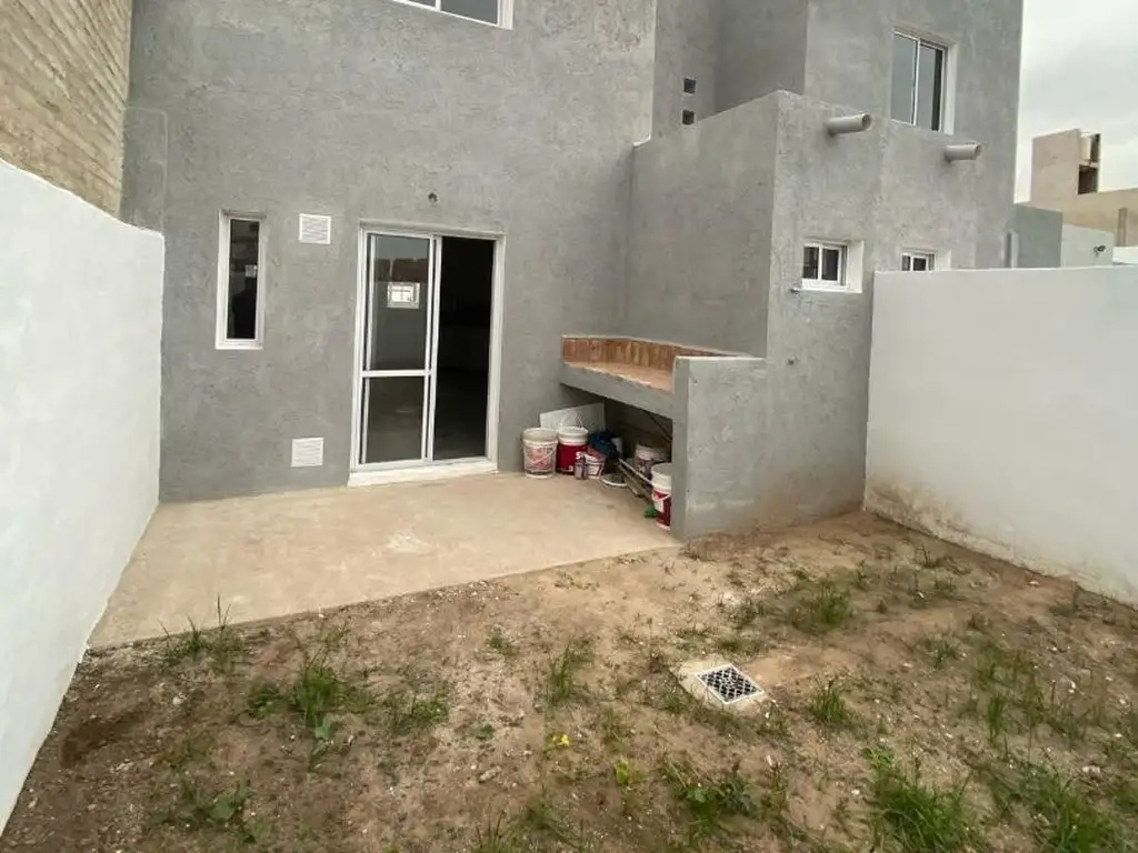 VENDO DUPLEX 3 DORMITORIOS VALLE CERCANO-LOS JUEGOS