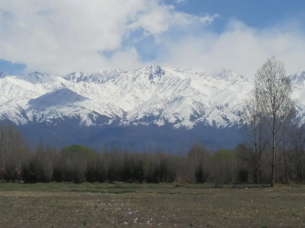 Gran terreno en Venta Col Las Rosas Valle de U