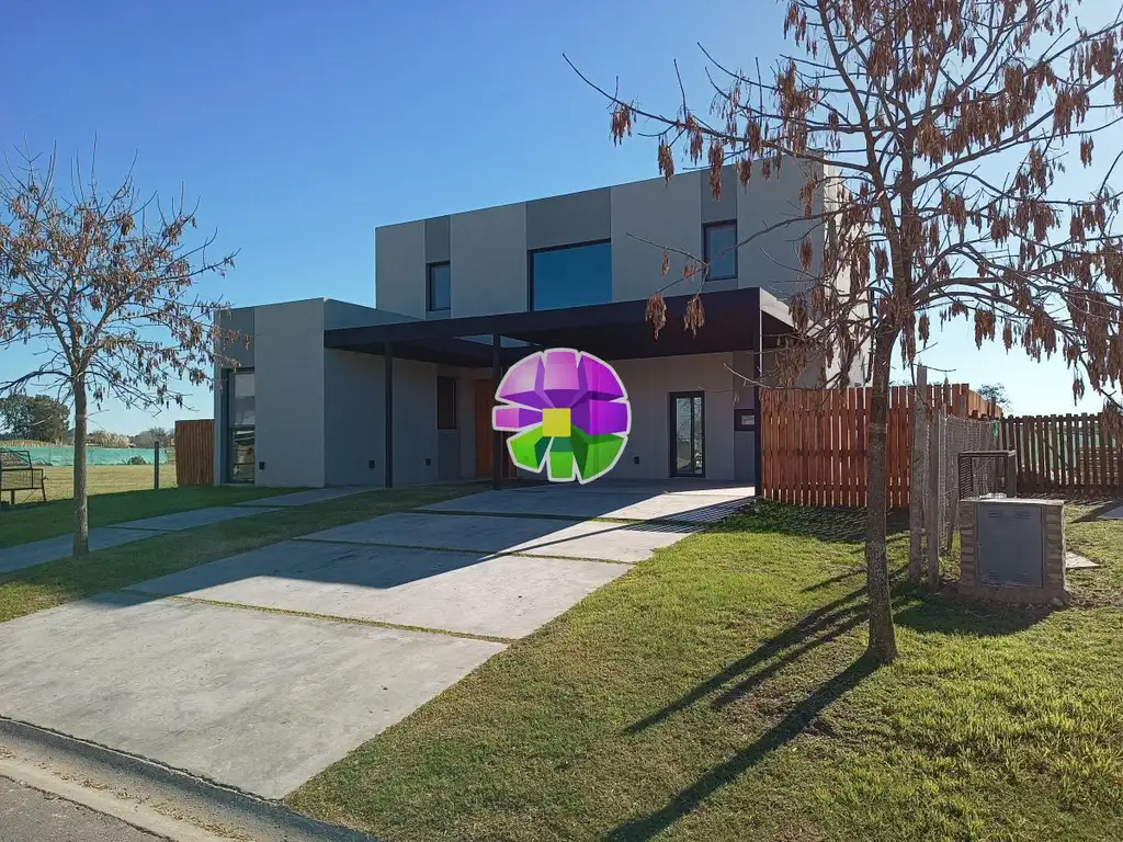 Casa de calidad en venta con 3 dormitorios en El Cantón Golf