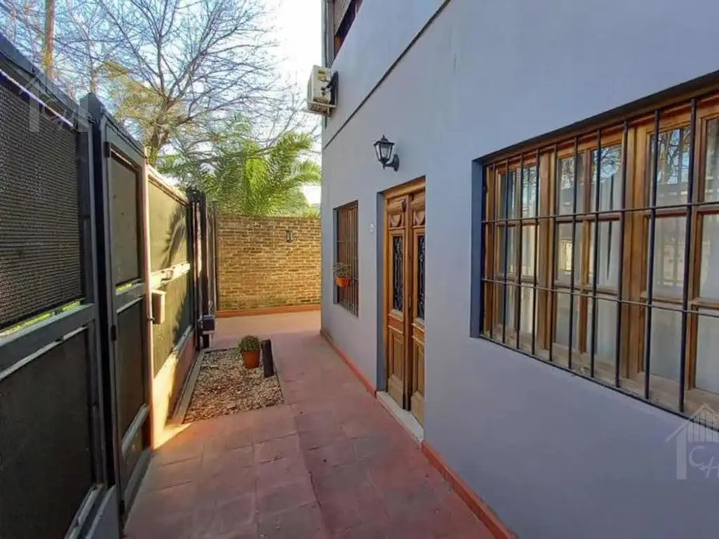 Hermosa Casa 4 Amb. En Venta - Parque Leloir, Ituzaingo