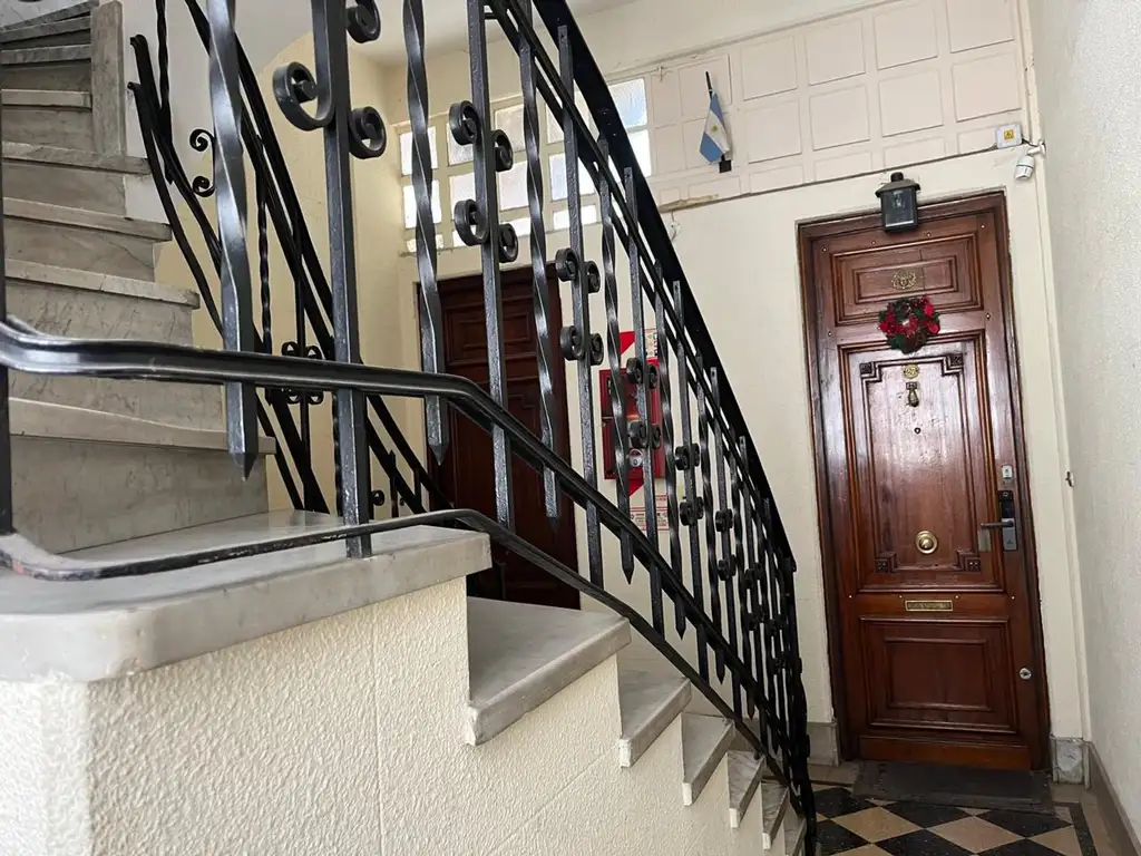 VENTA DE DEPARTAMENTO DOS AMBIENTES EN  RECOLETA