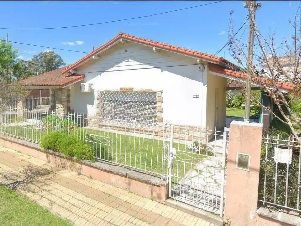 Casa en venta - 2 Dormitorios 2 Baños - 531Mts2 - Alejandro Korn