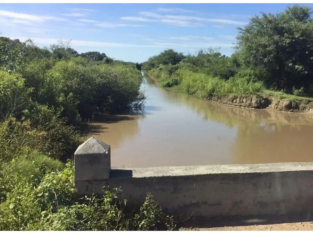 Campo de 15.000 ha alambrado camino enripiado, escritura, planos catastro al dia. Financiacion 3años