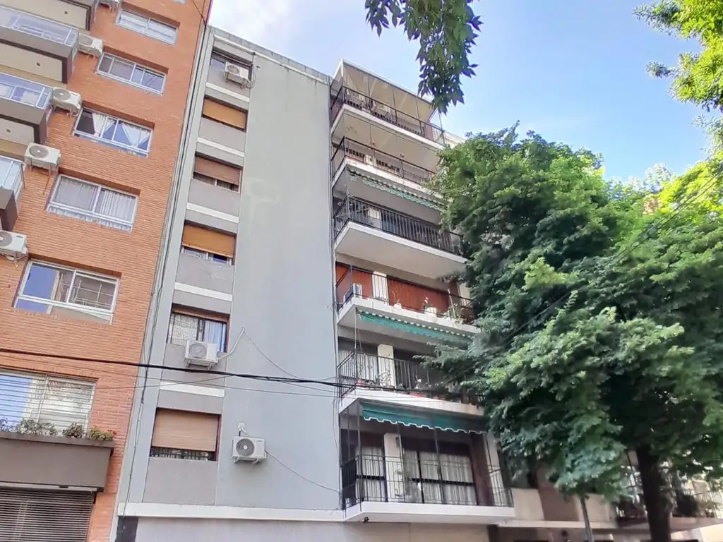 Venta 4 amb con balcón corrido