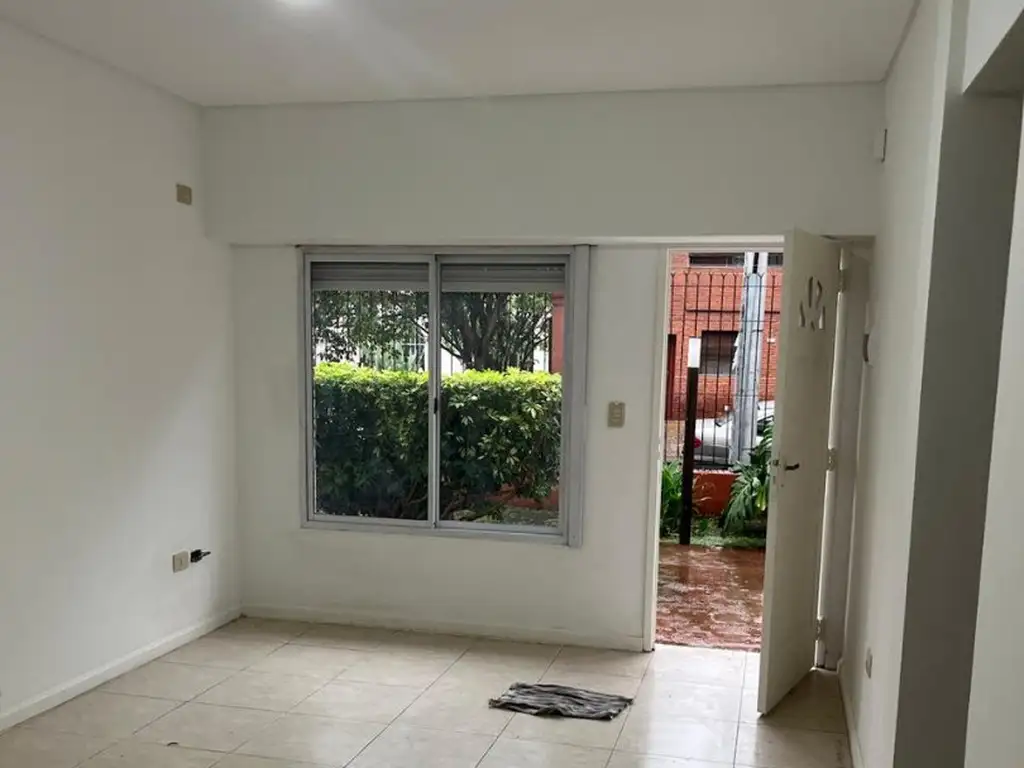 COMPLEJO CON  VIGILANCIA 24HS. - HERMOSO DEPARTAMENTO 2 AMB.CON COCHERA Y PATIO