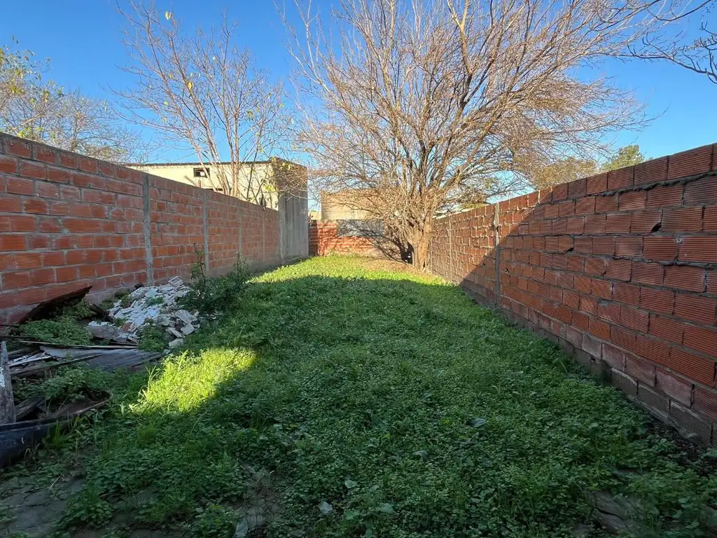 Casa en  zona centrica, a media cuadra de Av. Alberdi