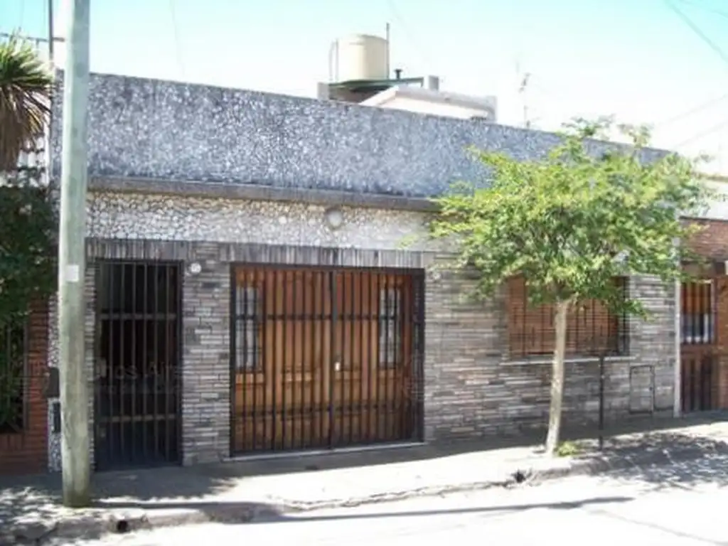 P.H. 3 AMB CONTRA FRENTE CON PATIO Y TERRAZA IMPECABLE