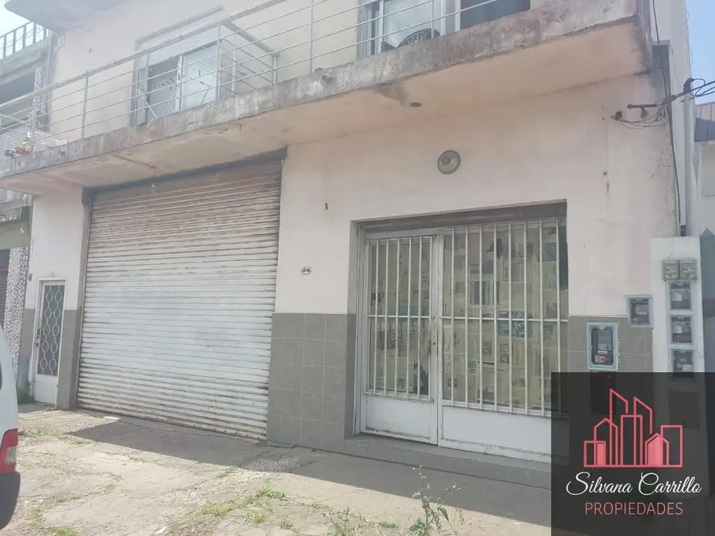 GALPON Y LOCAL COMERCIAL , MÁS TRES DEPARTAMENTOS EN PRIMER PISO.