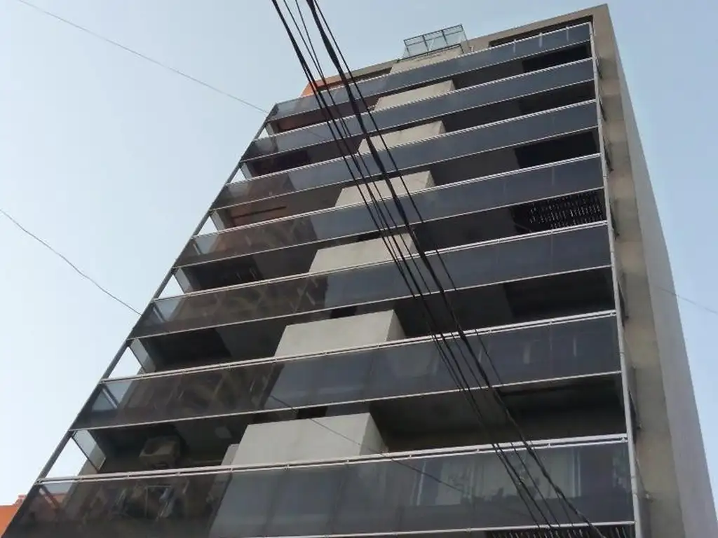 EDIFICIO ARCOS SEMIPISO 3 AMBIENTES CON BALCON DETALLES DE C