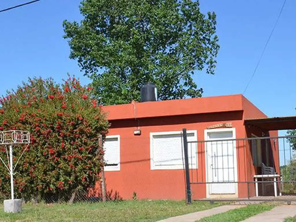 CASA EN VENTA FUNES TOWN