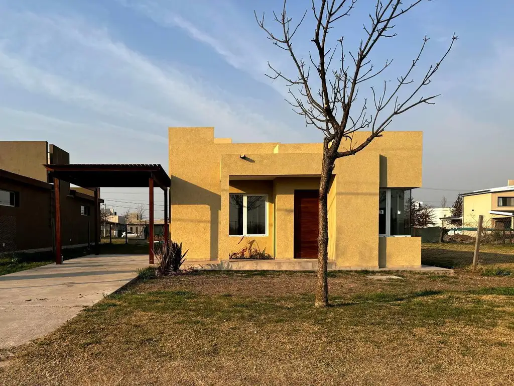 Casa en Venta 2 Dormitorios Las Casuarinas Ibarlucea pileta