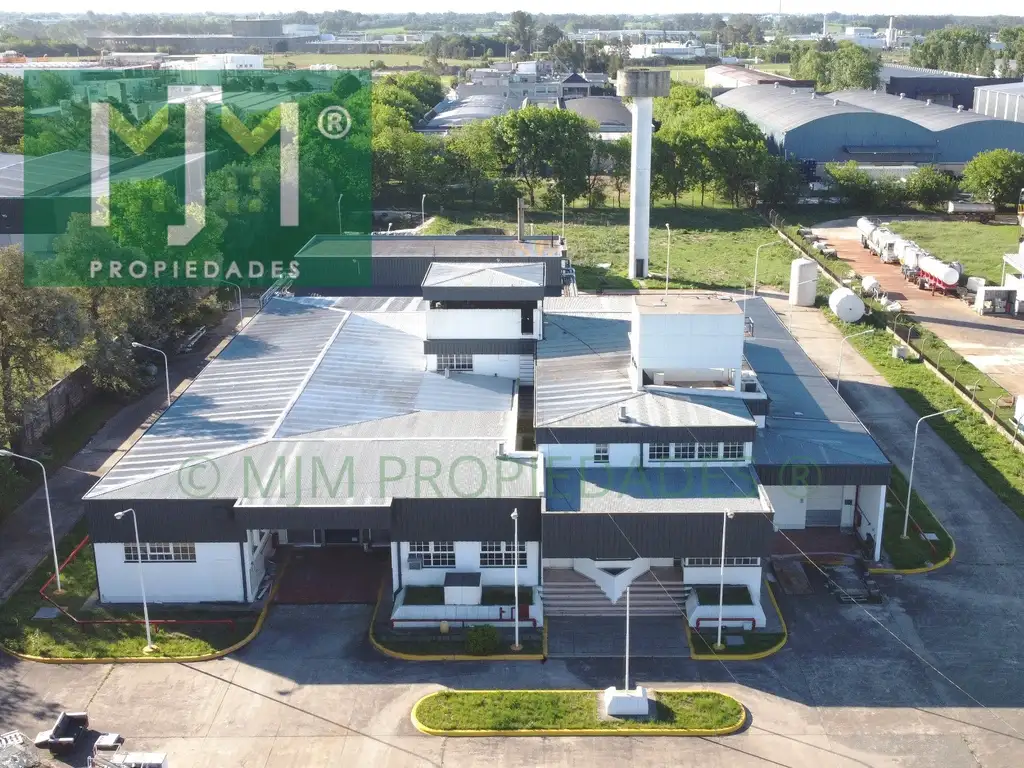 Venta c/Renta Planta 2400m2 con Oficinas, Rubro Alimenticio, con Potencia Energética y Gas