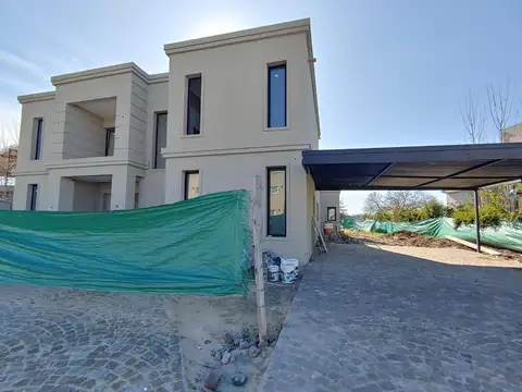 Casa en Venta en Haras Santa Maria - 5 dormitorios