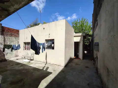 Lote con dos PH uno al frente y otro al fondo. Uno refaccionado y otro a refaccionar. - Foto 0