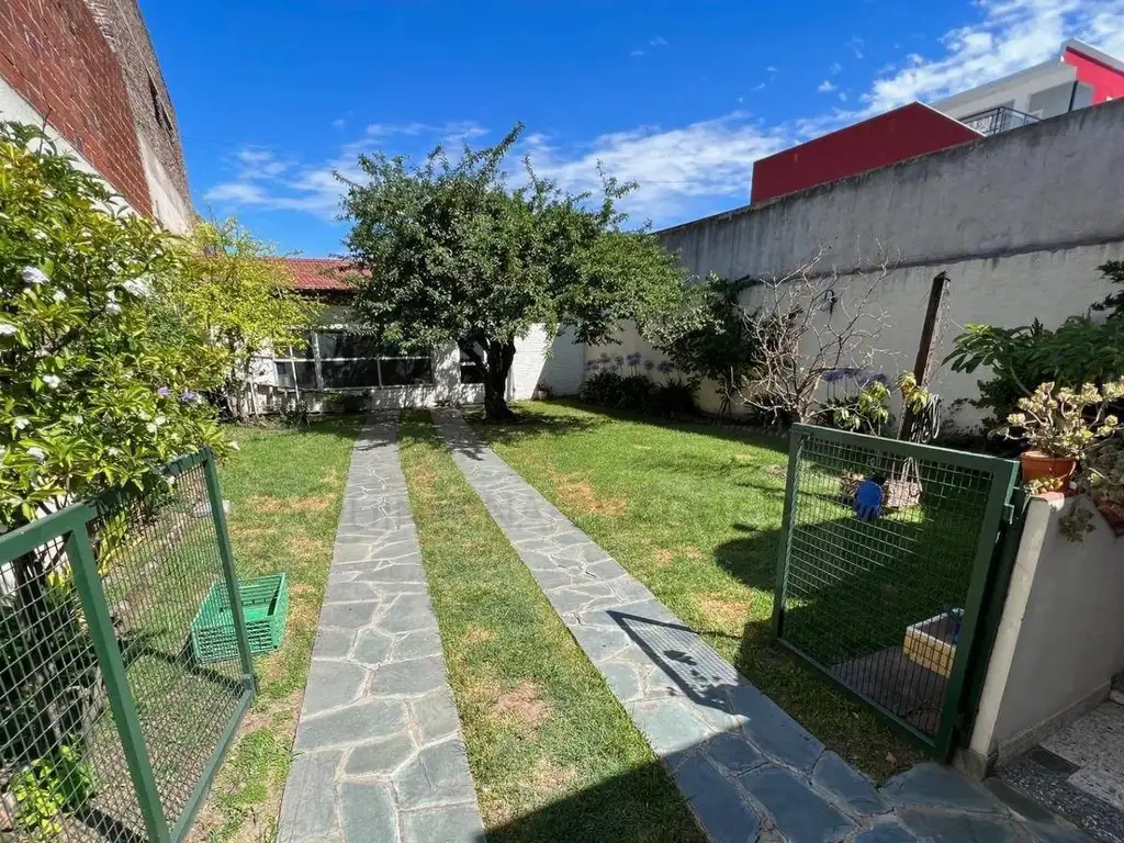 Venta de casa en lote propio en Soldati